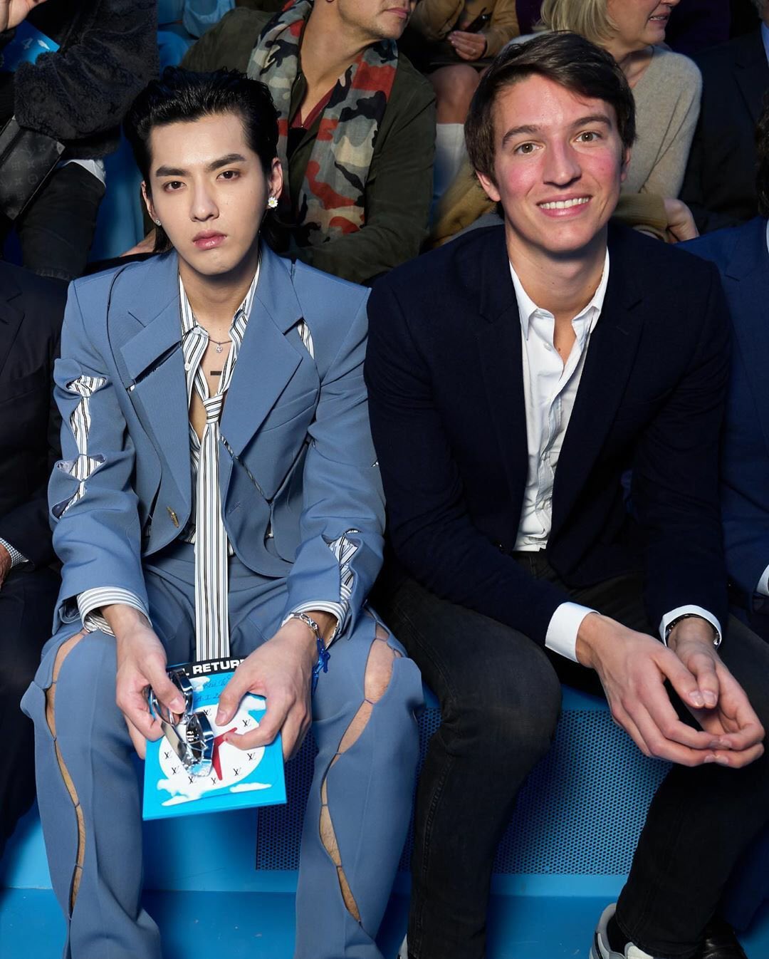 KrisWuPakistan-20XXSoar on X: Front row at Louis Vuitton Men's Fall 2020  @KrisWu sitting with Bella Hadid, CEO of Rimowa, Alexandre Arnault,  Frederic Arnault and Bernard Arnault. Cr. wwd 🔗:   #KrisWu #KrisWuLV #