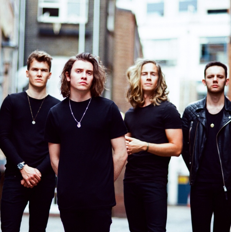 wolfinasuitblog's tweet photo. #MusicVideo: "Circus Boy" by @flashfiresband at https://t.co/7pmbCwScK3 #circusboy #flashfires #UK #NewMusicAlert #indie #indiemusic #indierock #NewMusicFriday #wolfinasuit #musicblog #NewMusic #MustListen https://t.co/MGviMqr7Hf
