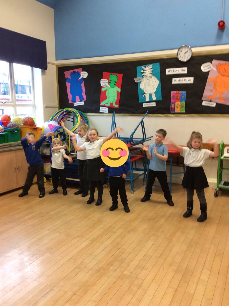 MissCorbett11's tweet photo. Fab Fridays continued this week as we carried on learning a dance, French colours, designing & building our own vehicles, experimenting with flowers, decorating biscuits and going on a senses walk @GilbertInfant #widercurriculum #goingforgold #clt3 https://t.co/bgG0yKHmww