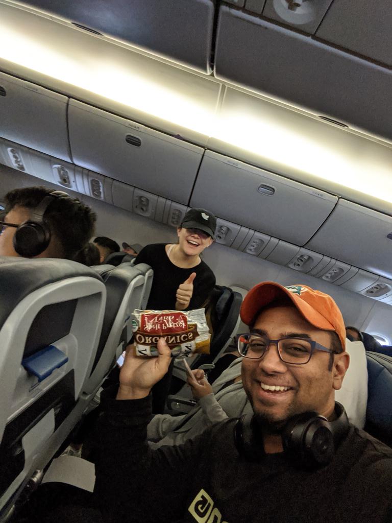 shiraz's tweet photo. @lindsmccallum @pczapla #HoustonStrong #SnackSOS https://t.co/YTUqVF6xiN