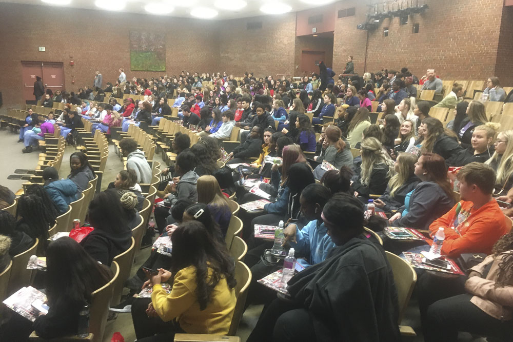 UCBlueAsh's tweet photo. Welcome to #UCBA to all the Career Center students visiting campus today from #GreatOaks, #DiamondOaks, #ScarletOaks, #Colerain, #Ponitz, & #ButlerTech. We’re thrilled to have you here for an Allied Health Career visit. https://t.co/3b7JLh7GmU