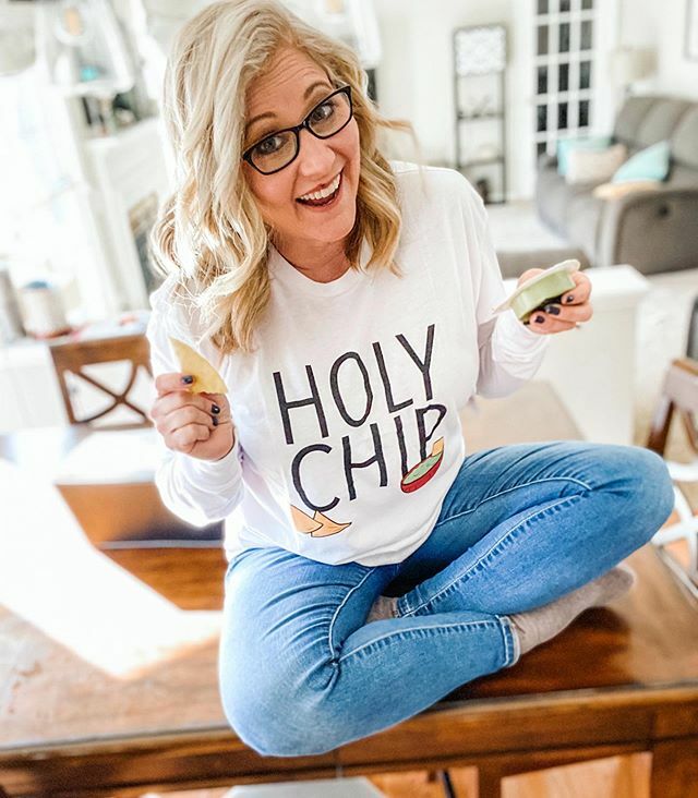 lularoeselena's tweet photo. Holy chip it is gonna be a good day!  Long sleeve Hudsons are getting delivered, so I get to launch a new style to my customers!  Come check them out over in my Facebook group. Link in my profile! 
#holychip #snacktime #lularoehudson #lularoedenim #lular… https://t.co/1WISmzXOab https://t.co/bcWXjhTmko