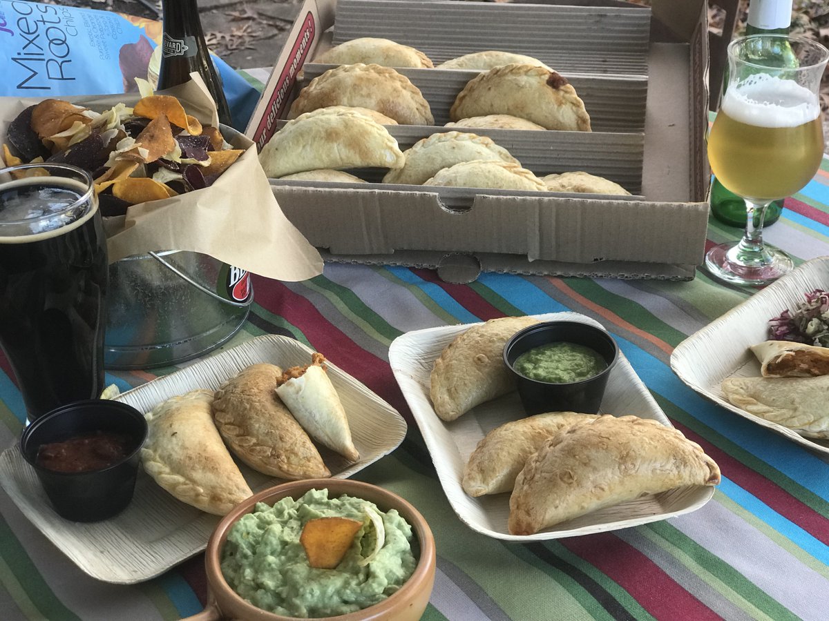 EMPANADAch's tweet photo. I got my mind on empanadas and empanadas on my mind. 😎🥟 https://t.co/CBy8SzsTdF