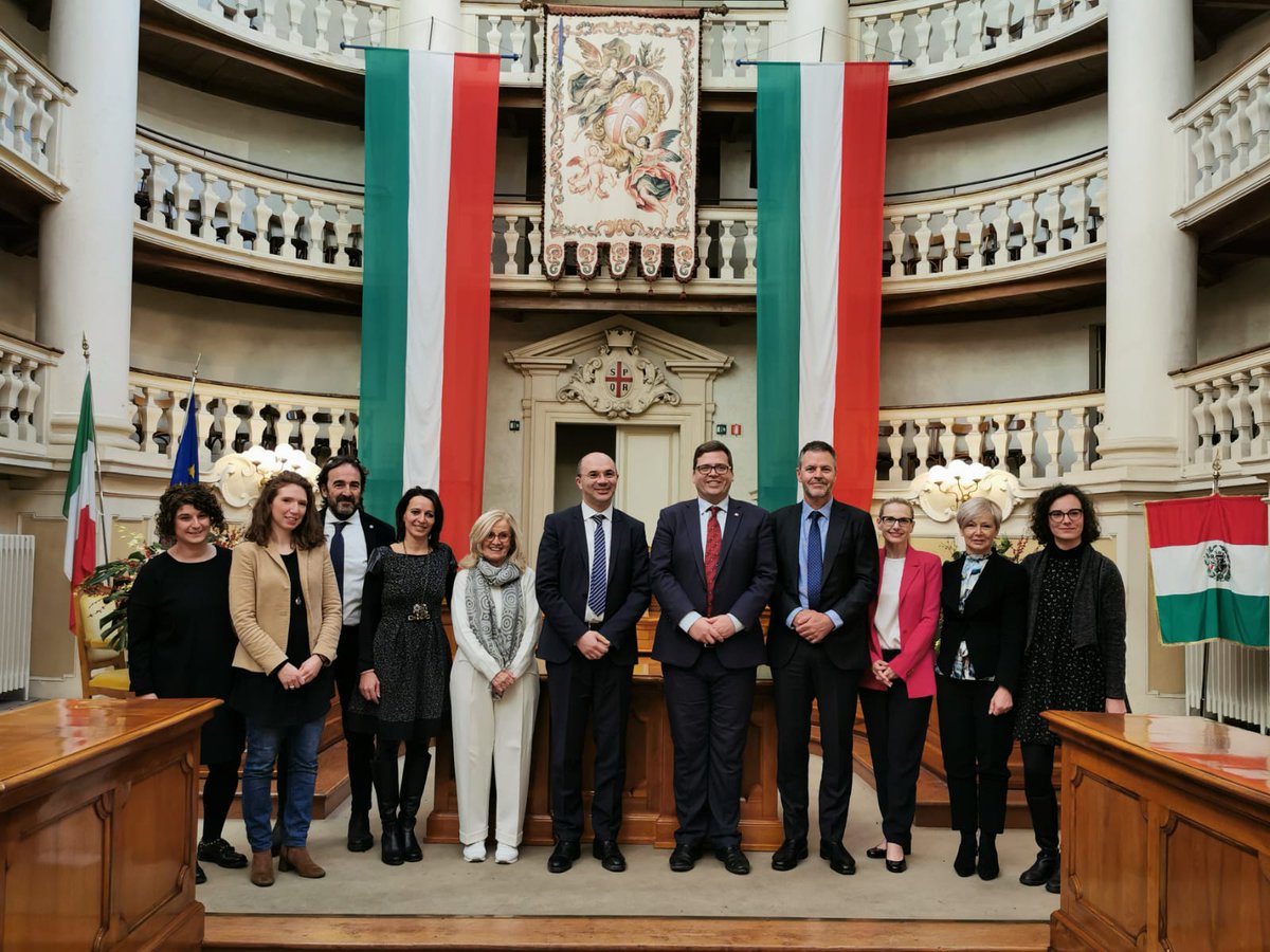 With the visit of Minister #JohnGardner, new perspectives of dialogue have been opened between our universities, the research sector and that of culture, sport and business. A path that we want to bring ahead to continue to promote #ReggioEmilia globally.