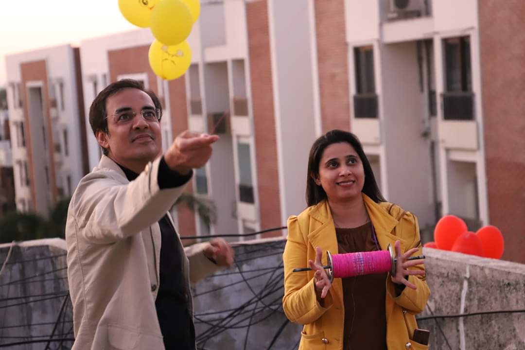 weteamhappiness's tweet photo. With the aspirations of flying high and having an elevated vision like the #kites, #ArtofLiving #Yesplusgang #Vadodara celebrated #Uttrayan2020 with great joy and fervor!
Joined by our ever enthusiastic faculties, we celebrated the festival with..
https://t.co/24n0rqQptJ https://t.co/NThwH64xqa