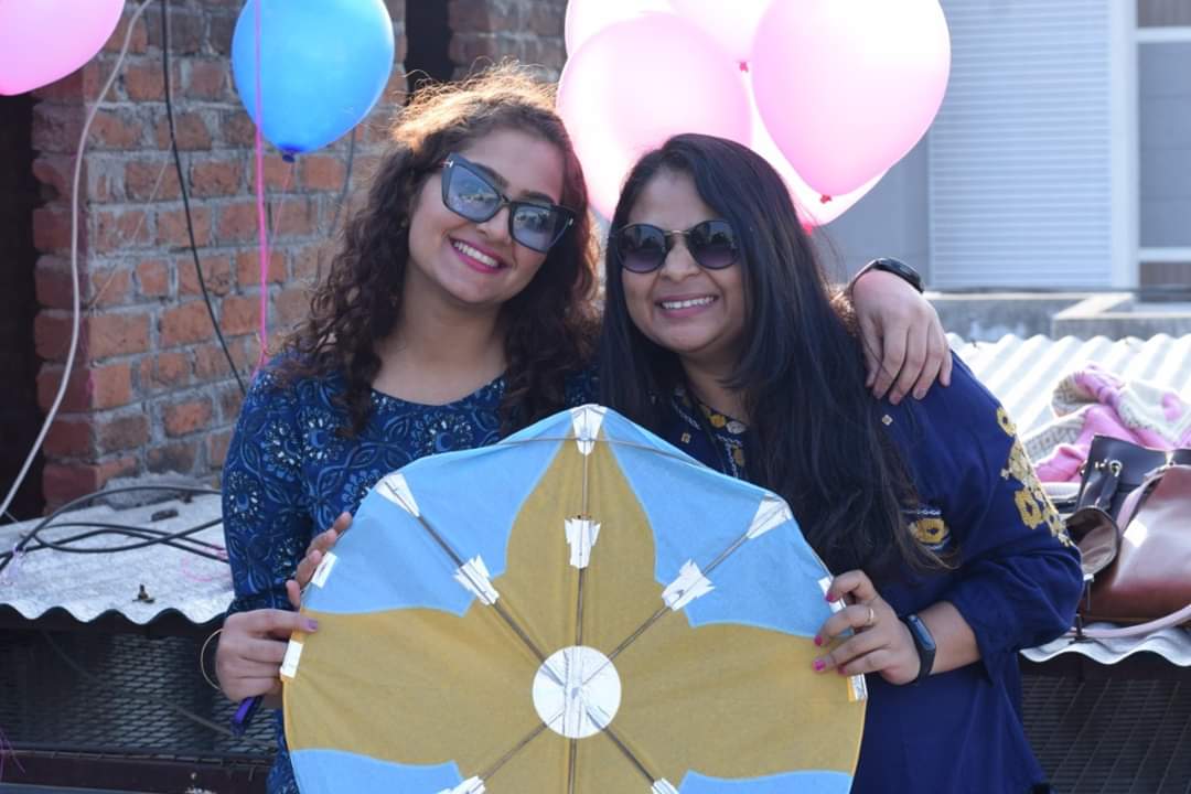 weteamhappiness's tweet photo. With the aspirations of flying high and having an elevated vision like the #kites, #ArtofLiving #Yesplusgang #Vadodara celebrated #Uttrayan2020 with great joy and fervor!
Joined by our ever enthusiastic faculties, we celebrated the festival with..
https://t.co/24n0rqQptJ https://t.co/NThwH64xqa
