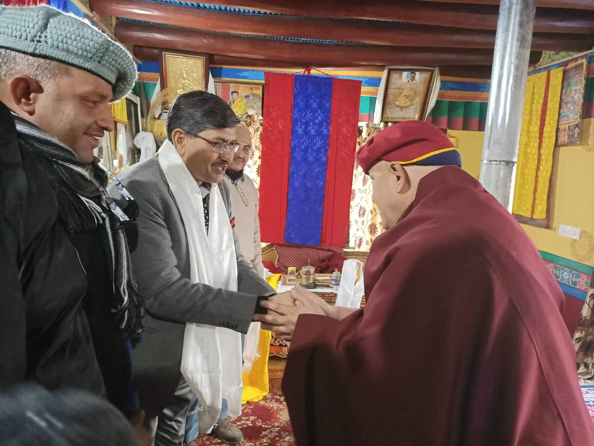 YashMor5's tweet photo. An inspiring day.Had the opportunity to meet HH The Twelfth Gyalwang Drukpa, the head of the Drukpa lineage school,Tibetan Bhuddhism.
A joy to meet modern guru. Imagine we think alike!
#hemismonastery #Gyalwang #naropa #ladakhdiaries #hemisgompa #Drukpa https://t.co/sGhvAtu4Y5