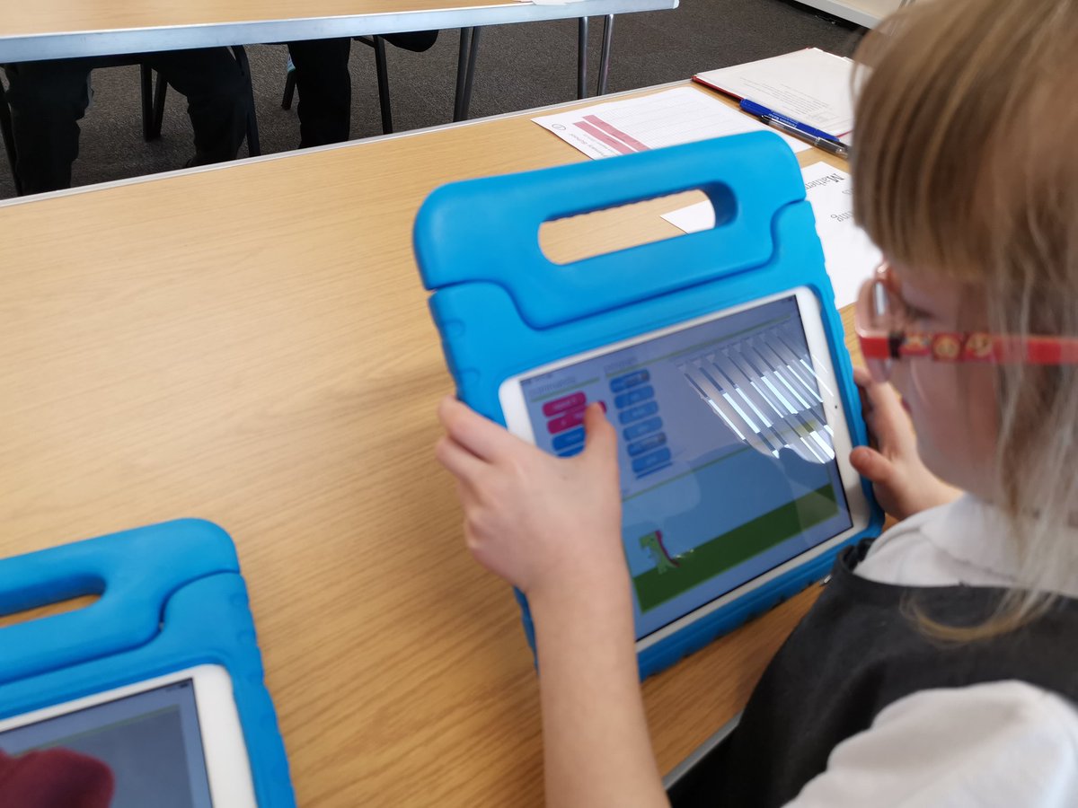 EDUCONNECT tweet media