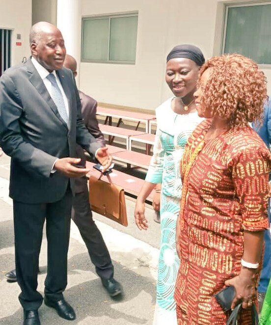 actionfemmes's tweet photo. #Genre_et_Pouvoir
#Phrase2: #Dialogue_Politique
A la sortie ,avec le premier Ministre son Excellence #Amadou_Gon relation franche sans intermédiaire , l'homme saisi bien le sens de ma réaction et lui - même à la réponse exacte . 1/1 https://t.co/xBc8WRL4Ly