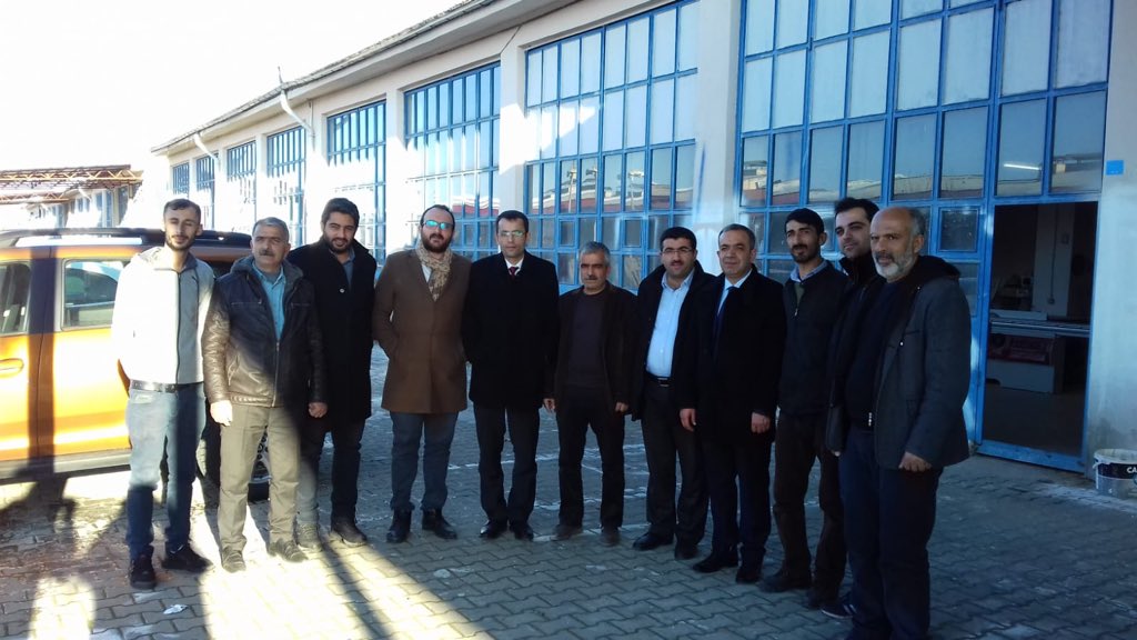 BingolVe's tweet photo. Bingöl Valiliği 2023 Bingöl Vizyonu kapsamında KÜSİ çalışma grubu üyelerimiz, Genç İlçesi Kaymakamı Sn.Arif Gül’e ve Genç Sanayi Sitesi Yönetimi ile yatırımcılarımıza ziyaretler gerçekleştirdi.@bingolvaliligi @2023Bingol #sanayigunesibingol https://t.co/uxqKW8lRsA