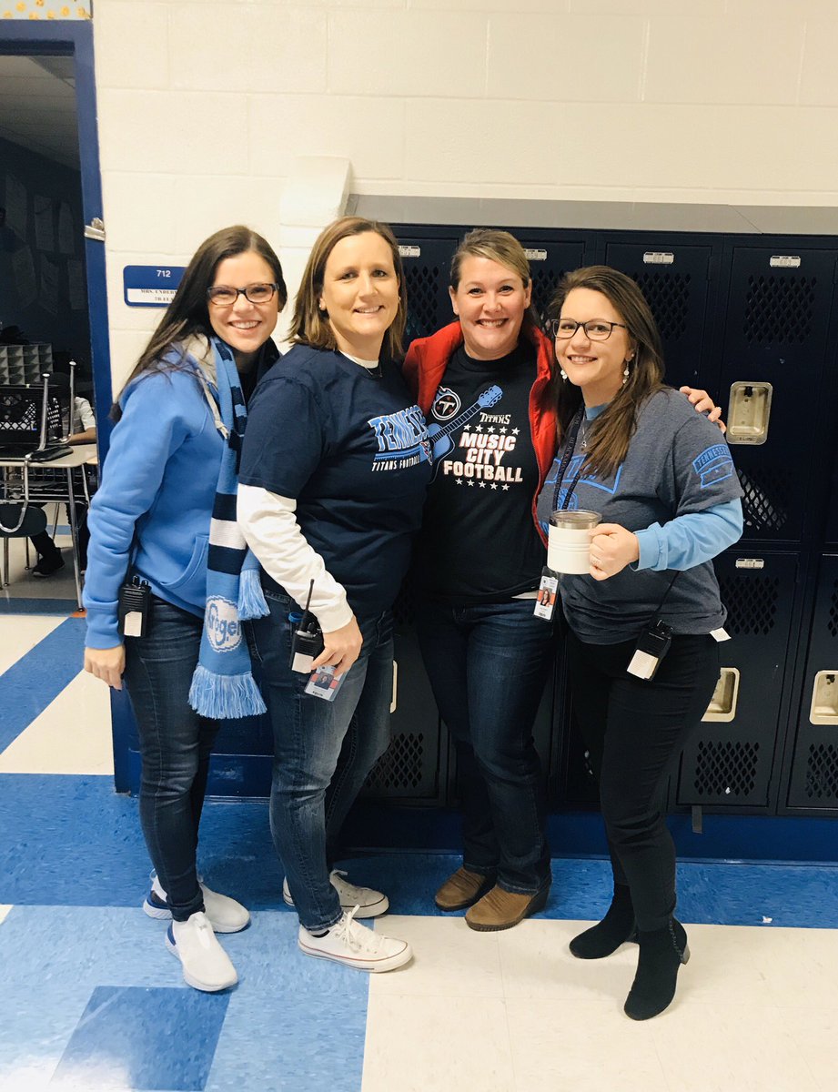 LaceyKaye24's tweet photo. Showing our Titan support at BMS today!! #BMSFlames https://t.co/6frU1Tup4Q