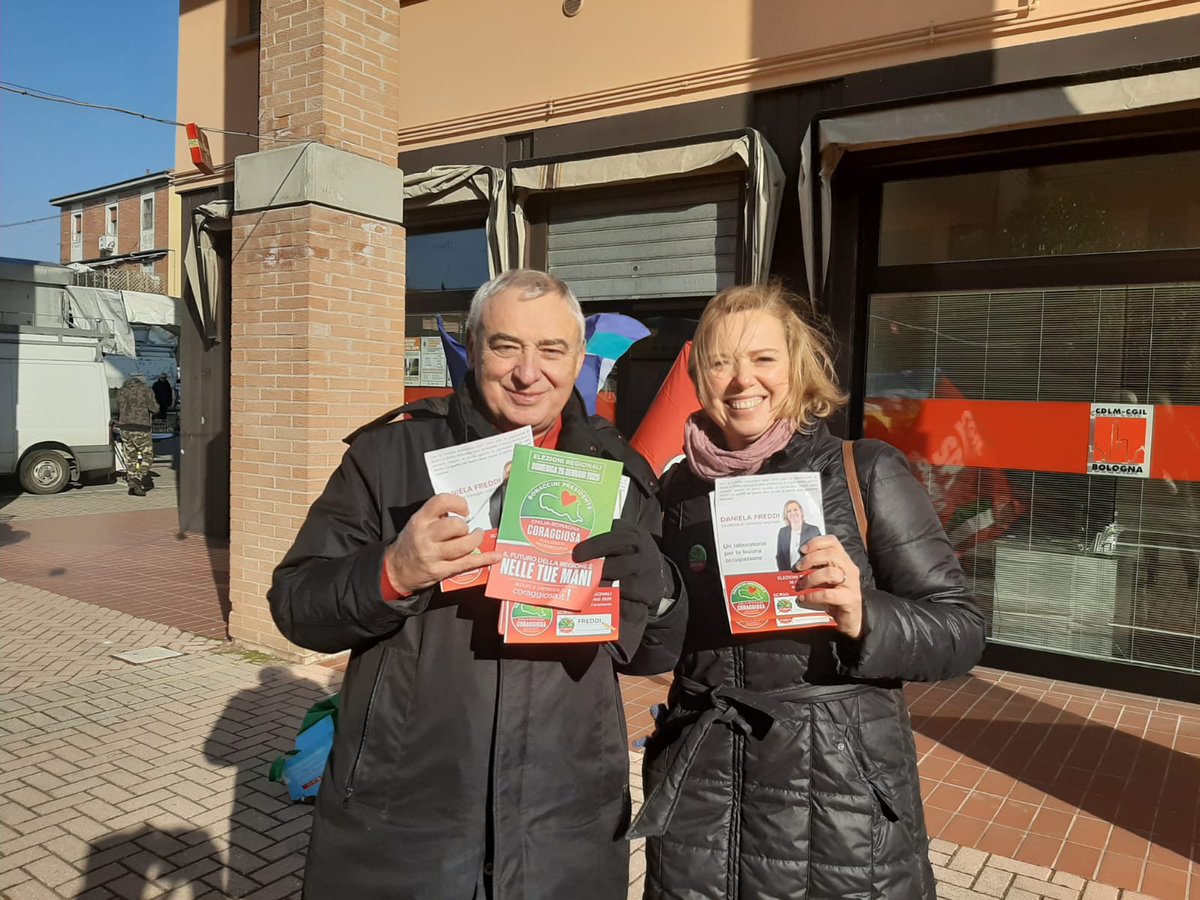 danifre1's tweet photo. Questa mattina a Baricella con Maurizio Fabbri, un grande compagno e una grande amico, per far conoscere il cuore rosso di @CoraggiosaEr e proporre di votare per FREDDI.
#laboratoriobuonaoccupazione
#danielafreddi https://t.co/03JAWNeWOl