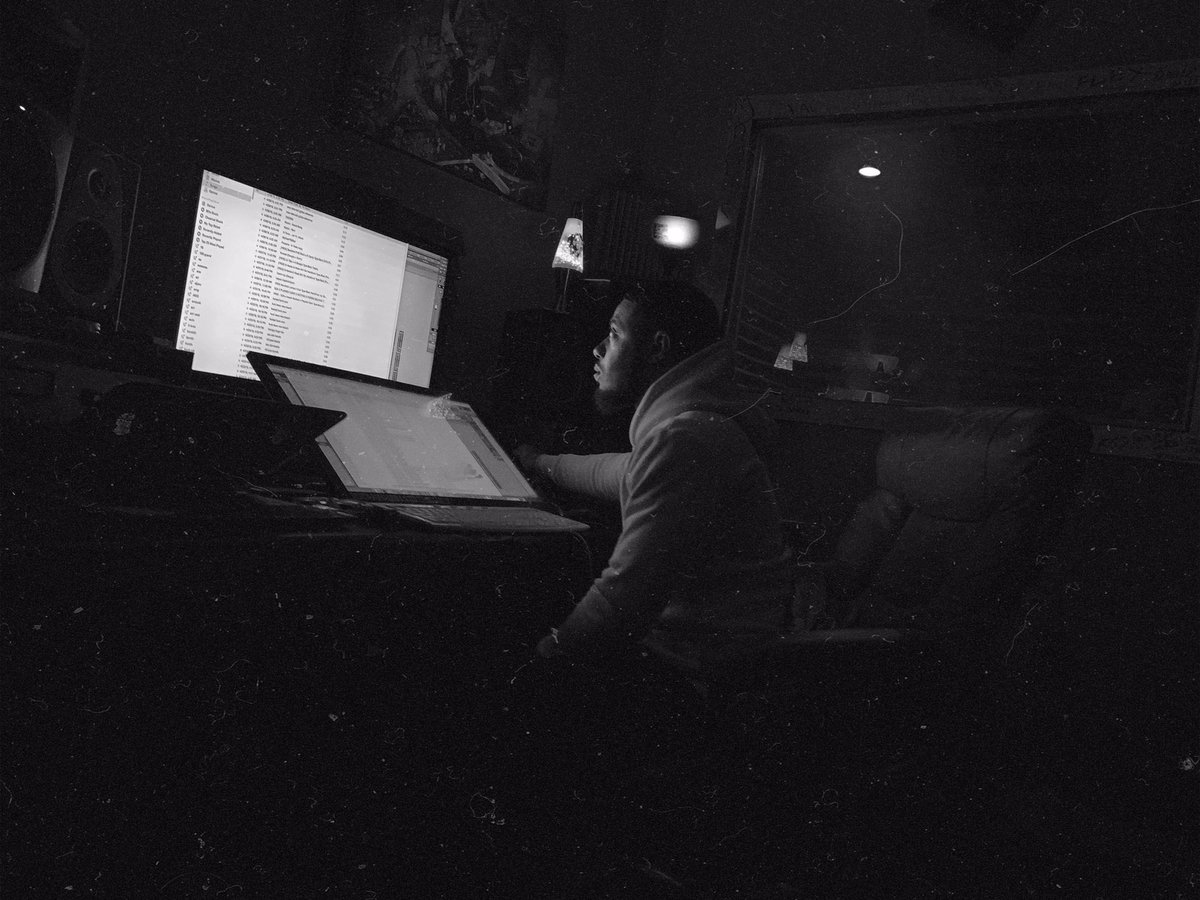 BornMalcolm's tweet photo. Use all the pain you have and make something beautiful with it.
Photos by @blackychad
#ProveItToYourself #YGcollection #Protectyourenergy https://t.co/e75TUyyNtk
