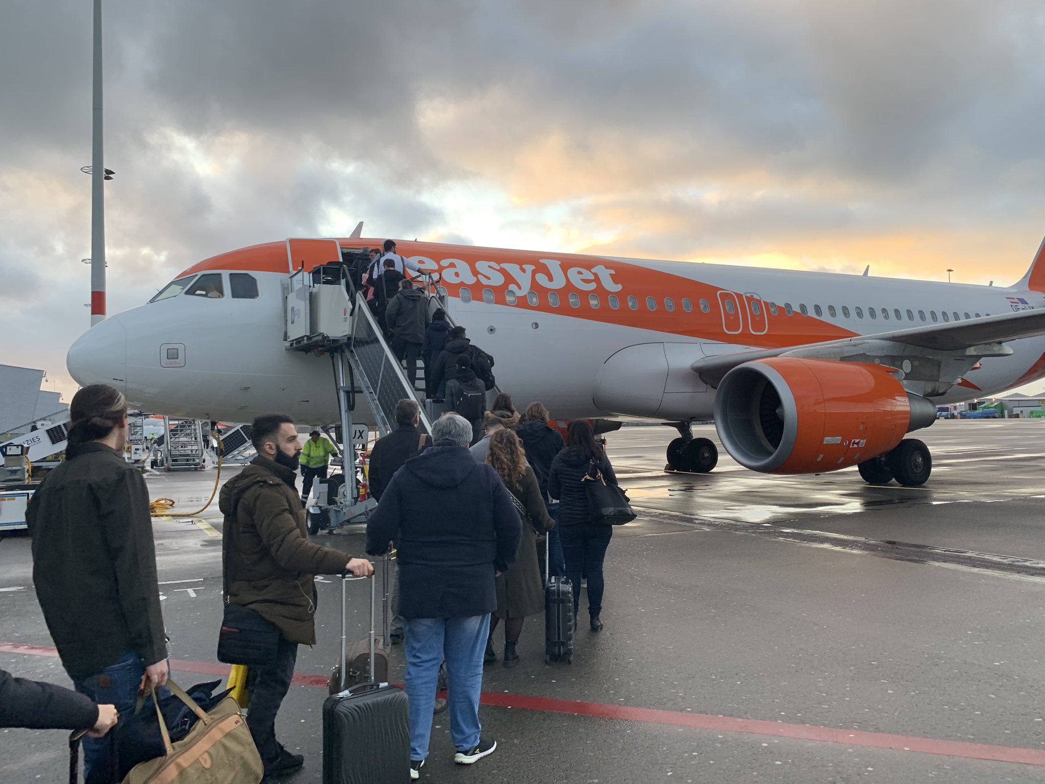 とらのオランダ旅行 Twitter Search Twitter