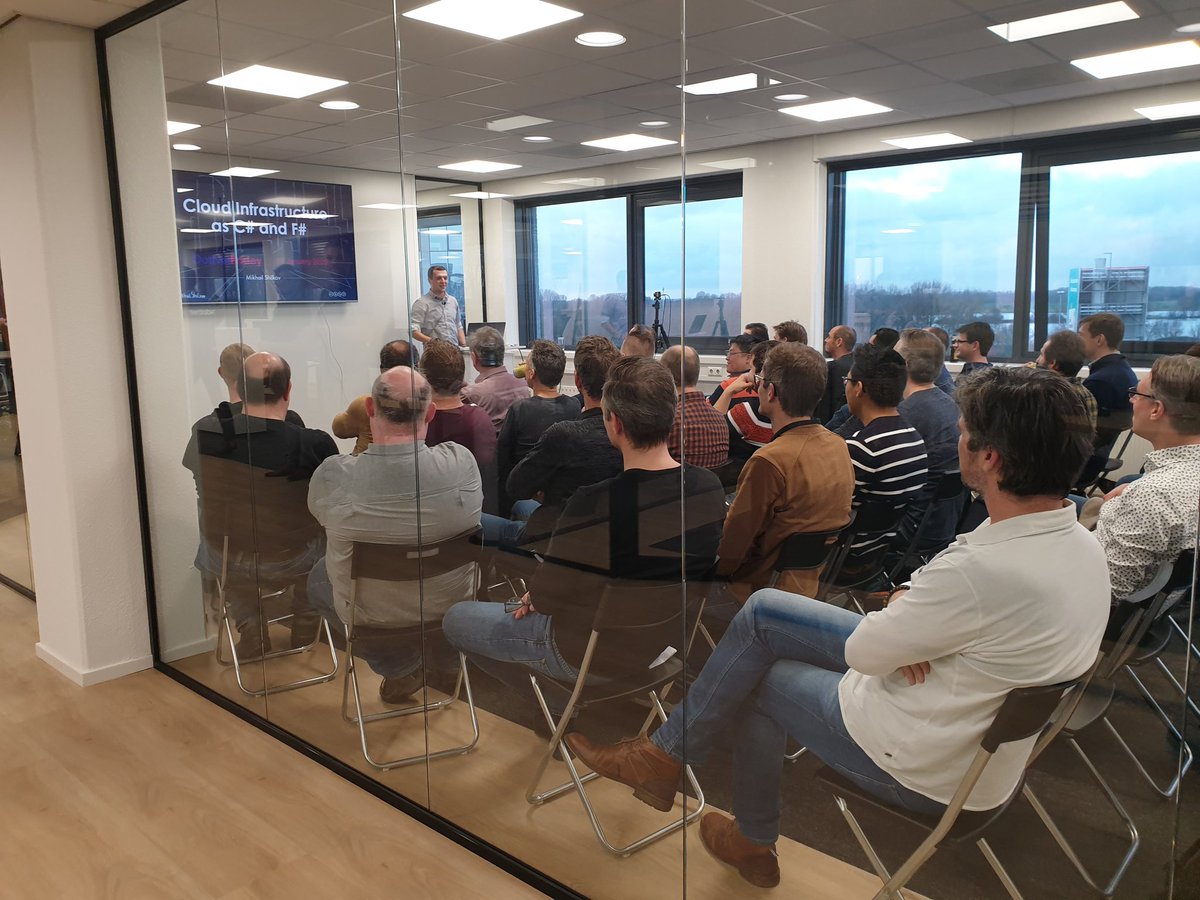 Onze 1e @DotNetFriday meetup!  Mooie opkomst op deze middag. Eerste talk van <a href="/MikhailShilkov/">Mikhail Shilkov</a>: #Cloudinfrastructure, #csharp, #fsharp #4dotnet #dotnetfriday