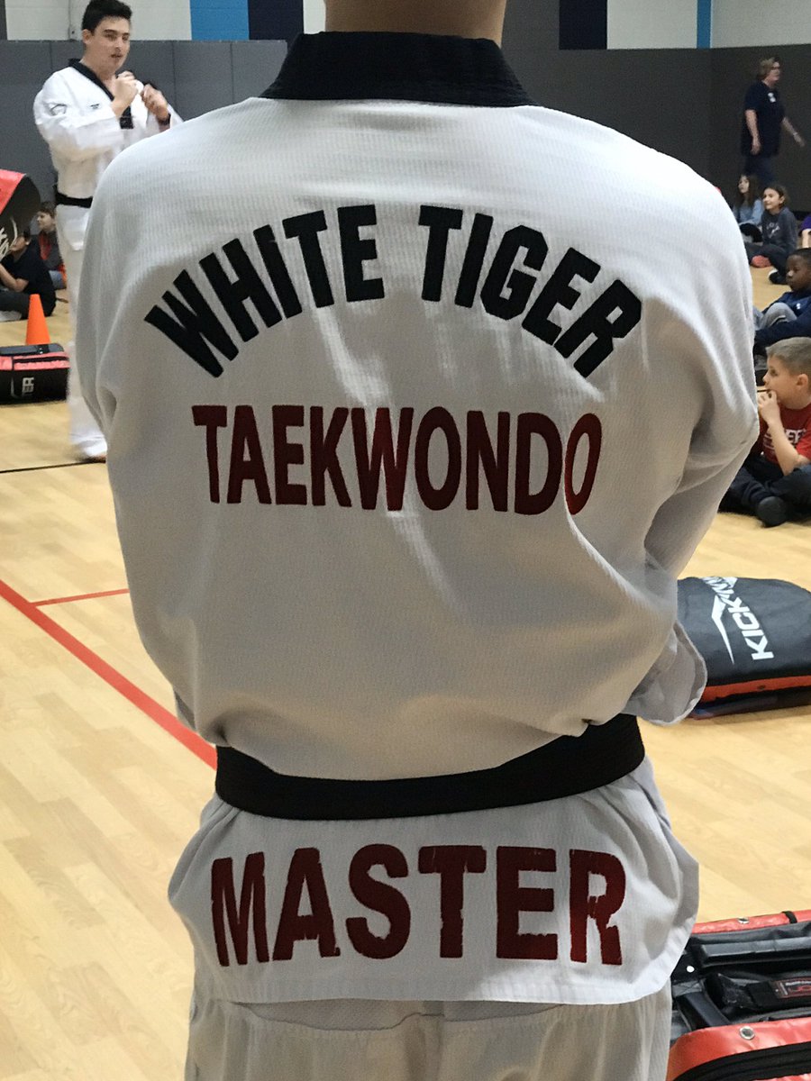 RogersPECoach's tweet photo. White Tiger Taekwondo
#teachingdiscipline #friscowhitetiger @RogersFrisco @PrincipalJMcG @JenaSalomon 
 #rogersfrisco2019 https://t.co/6Rp6a4yoTH