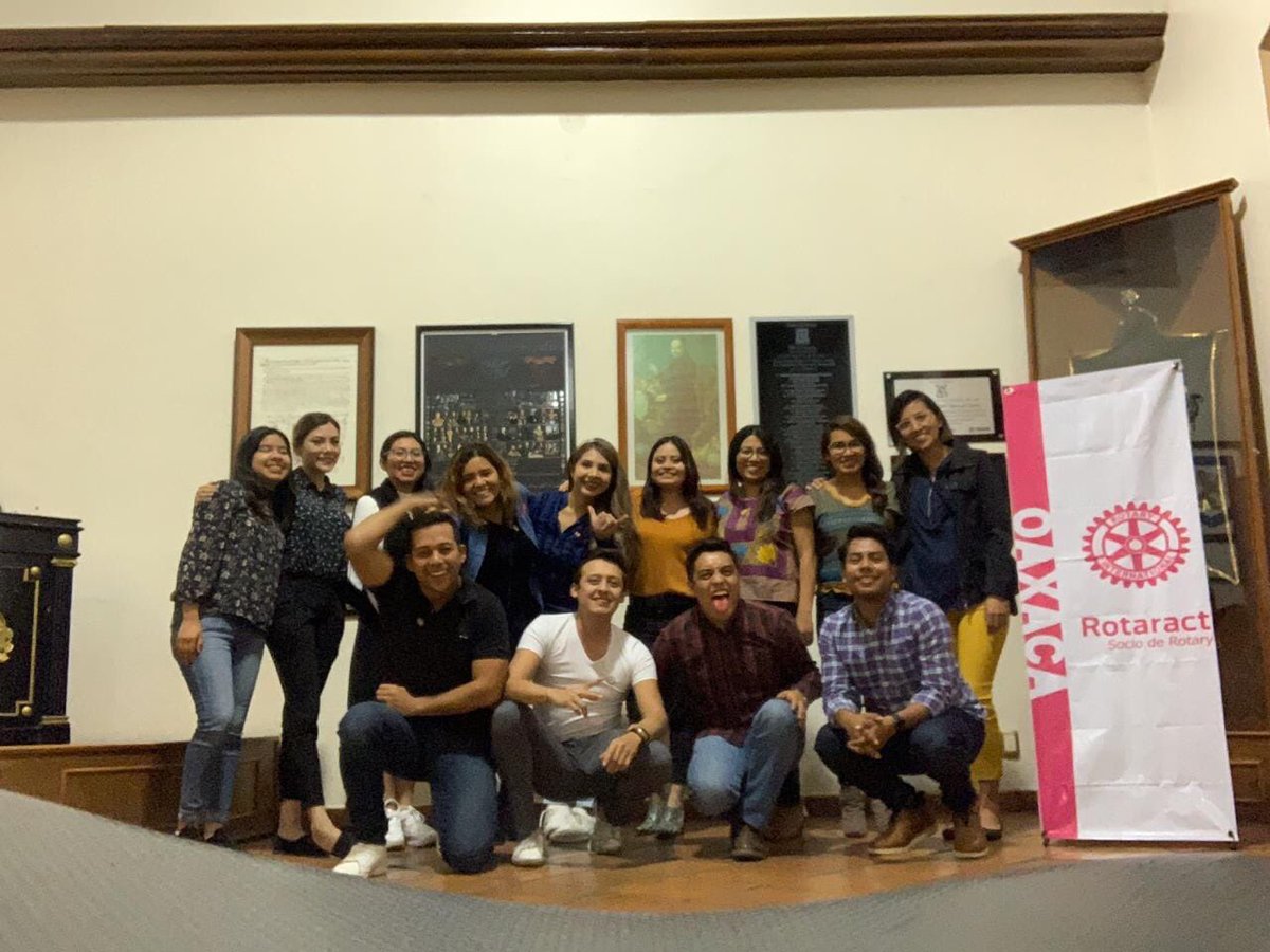 AlbanClub's tweet photo. Acompañamos  al #ClubRotaractOaxaca en su primera sesión 2020-2021 en la cual se llevó a cabo la elección del nuevo presidente Omar Chavez Santiago, estamos seguros que seguiremos trabajando juntos por un mejor Oaxaca. ¡Felicidades! 
#RotaractsOaxaca 
#RotaryConectaElMundo https://t.co/cFXK1zcQgg