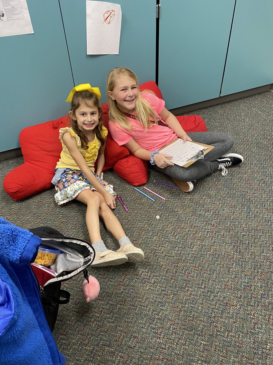 Math games with our 2nd grade buddies!! Fri-yay!! #HayesHawks ⁦<a href="/Hayes5th/">JHE 5th Grade</a>⁩ ⁦<a href="/MrsViard/">Mrs. Viard</a>⁩