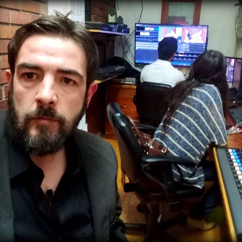 CarlosGarzaSala's tweet photo. Hoy no te pierdas Editorial Político, #TVLobos con mi amigo @dionelsena @Fatita_7703 @monicmg @c_mont22 @juancuit @sergiot45838296 @beto_tamayo @alesa0519 @PaulinaMonreal_ @cruzitao3 @Jacky_GalvanM @jackss74 @CarmenPeyro @AlanAlfredoAra3 @MarlaLuna_ @AraceliDiezRub1 @Luxfero387 https://t.co/tybZFizNpD