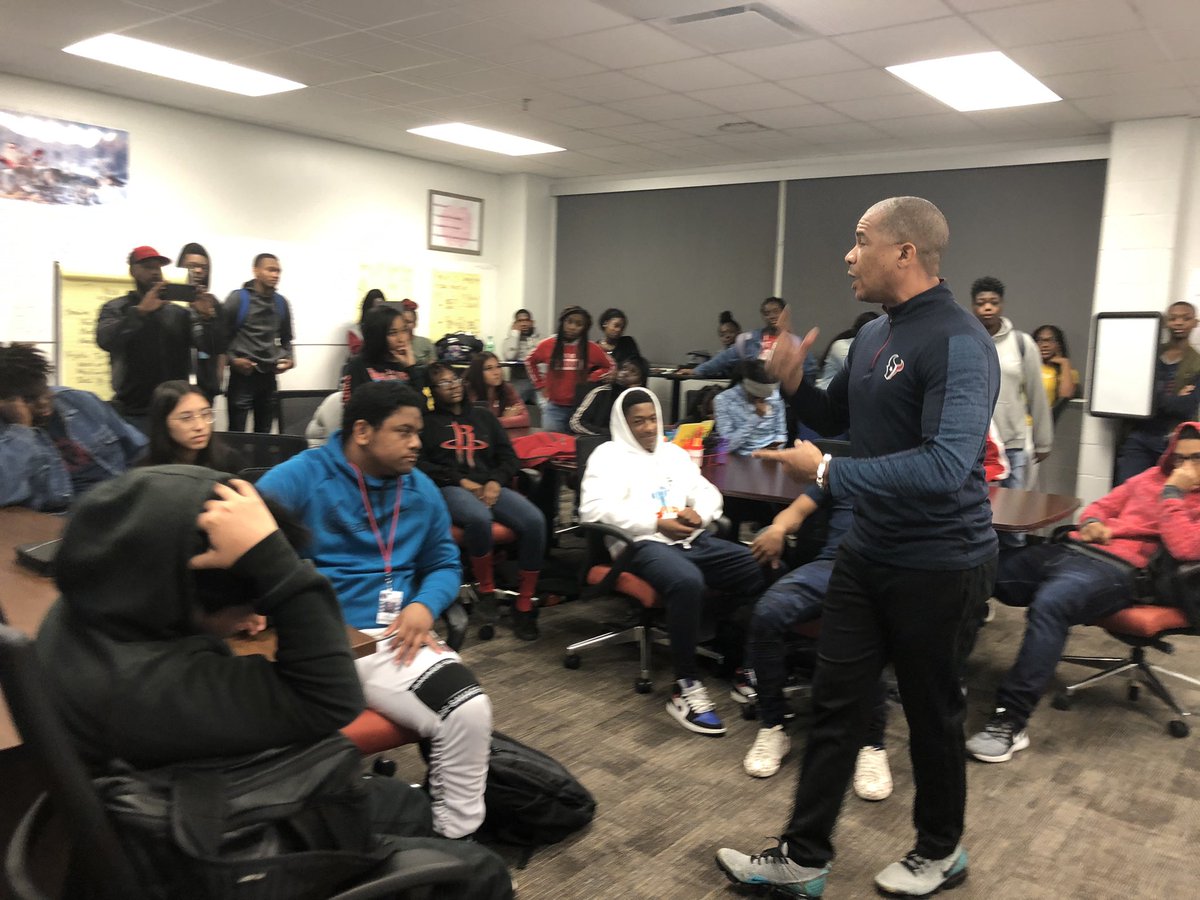 KashmereHS's tweet photo. #RamNation is celebrating all of our students who were successful on the December STAAR test. @TeamHISD @teainfo “You didn’t do anything you weren’t already capable of! Take the word can’t out of your vocabulary!” #KashmereOut https://t.co/9qnVnLF9YH