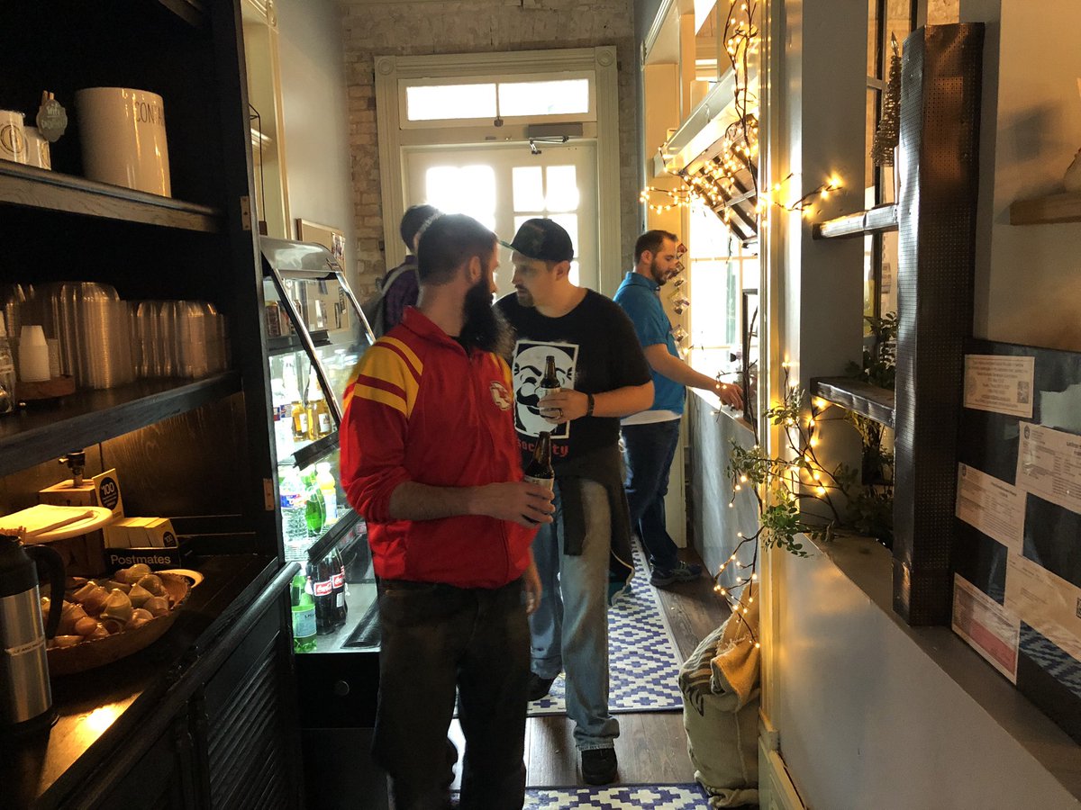 taizerfacegg's tweet photo. First stop before #PAXSouth2020 is #commonwealthcoffee https://t.co/XmiE1G1gf1