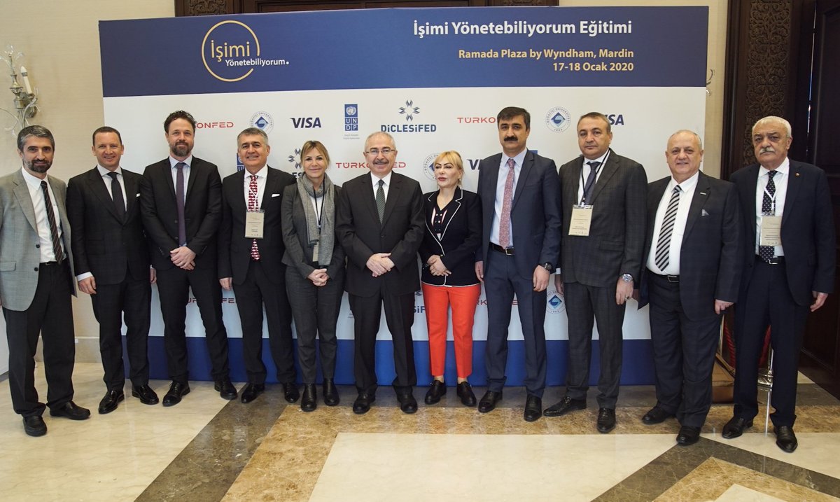 _ORHANTURAN's tweet photo. KOBİ Seferberliği projesi olan #İşimiYönetebiliyorum'un 5'inci eğitiminde kadim kentimiz Mardin'deyiz. Yoğun katılımla, paydaşlarımız @Visa_TR ve @undpturkiye ile ülkemize, KOBİ'lere ve üyelerimize değer yaratmaya devam edeceğiz. Değer yaratan herkese teşekkürler👏@turkonfed https://t.co/KVIyKcuHeZ