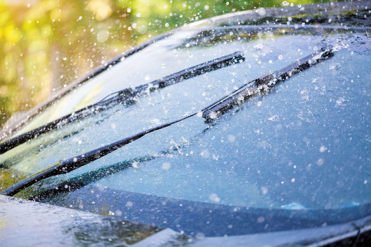 HighlineAutoIL's tweet image. Extreme weather is tough on wiper blades! Check and get your wiper blades changed about every six months to ensure safety and visibility.