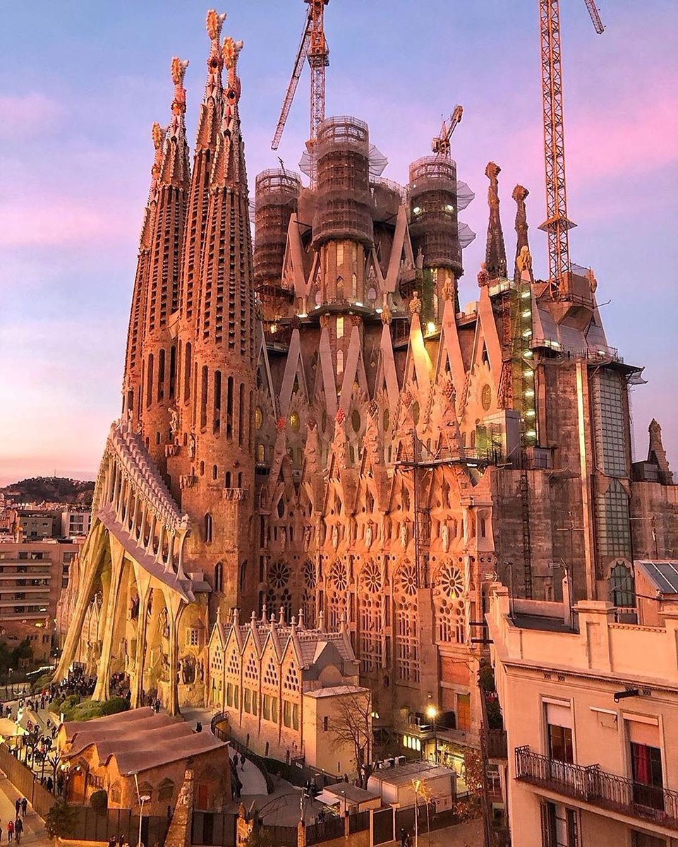 Un poco de #Barcelona
📸 <a href="/daverr89/">DAVE</a>