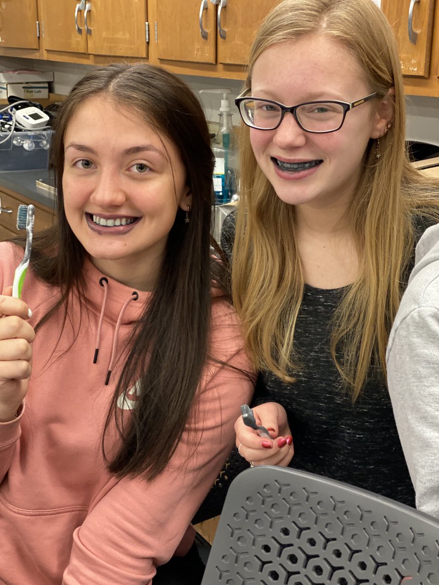 MrsNonni_4's tweet photo. Trying charcoal toothpaste and cleaning it off. Also team pink and team blue ⁦@NormandyHS⁩ ⁦@CharlesSmialek⁩ ⁦@ParmaSchools⁩ https://t.co/J1AyStyg6D
