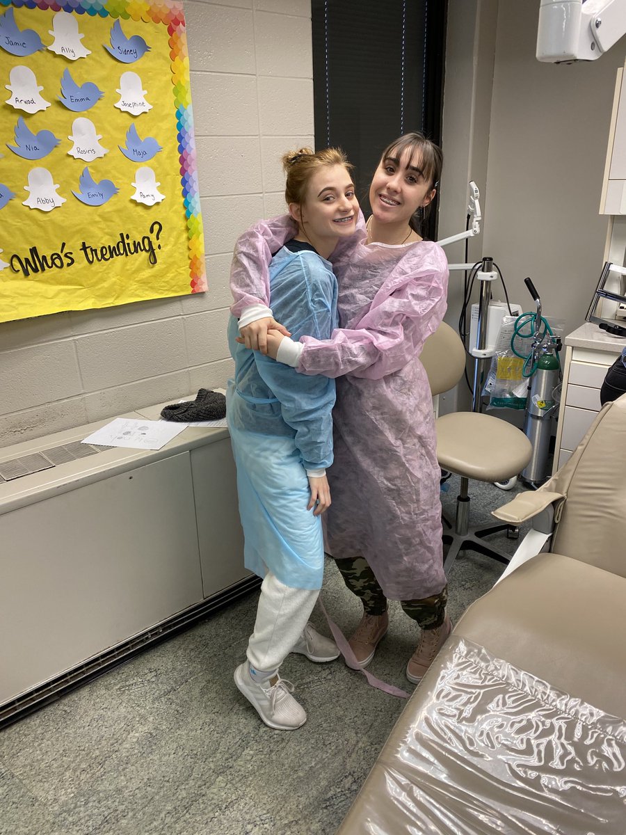 MrsNonni_4's tweet photo. Trying charcoal toothpaste and cleaning it off. Also team pink and team blue ⁦@NormandyHS⁩ ⁦@CharlesSmialek⁩ ⁦@ParmaSchools⁩ https://t.co/J1AyStyg6D