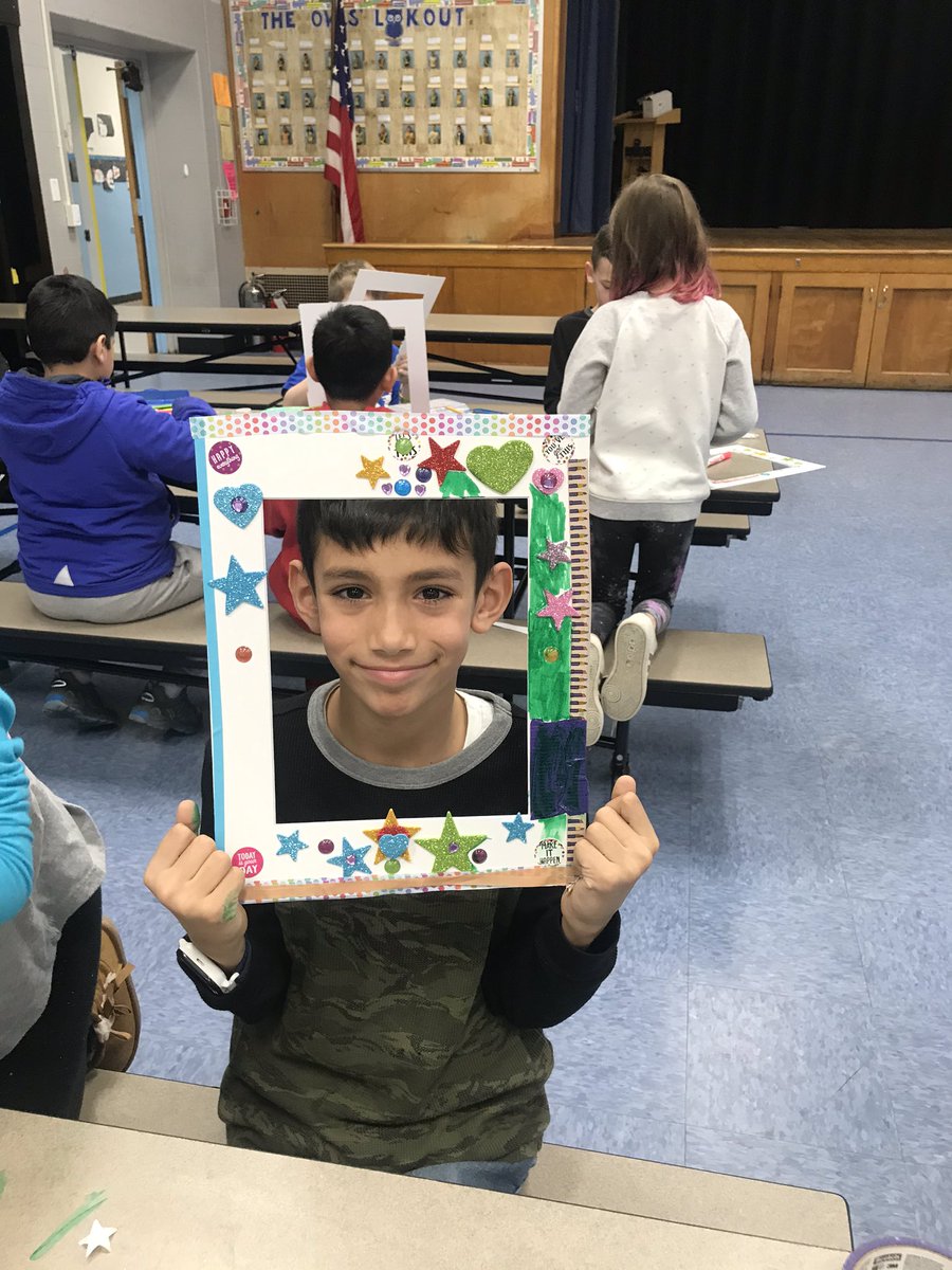 _mrslarose's tweet photo. We had a great time giving back by creating picture frames for the Boys and Girls Club #fvfocused #mtpspride #givebackweek https://t.co/Nogbfck9WE