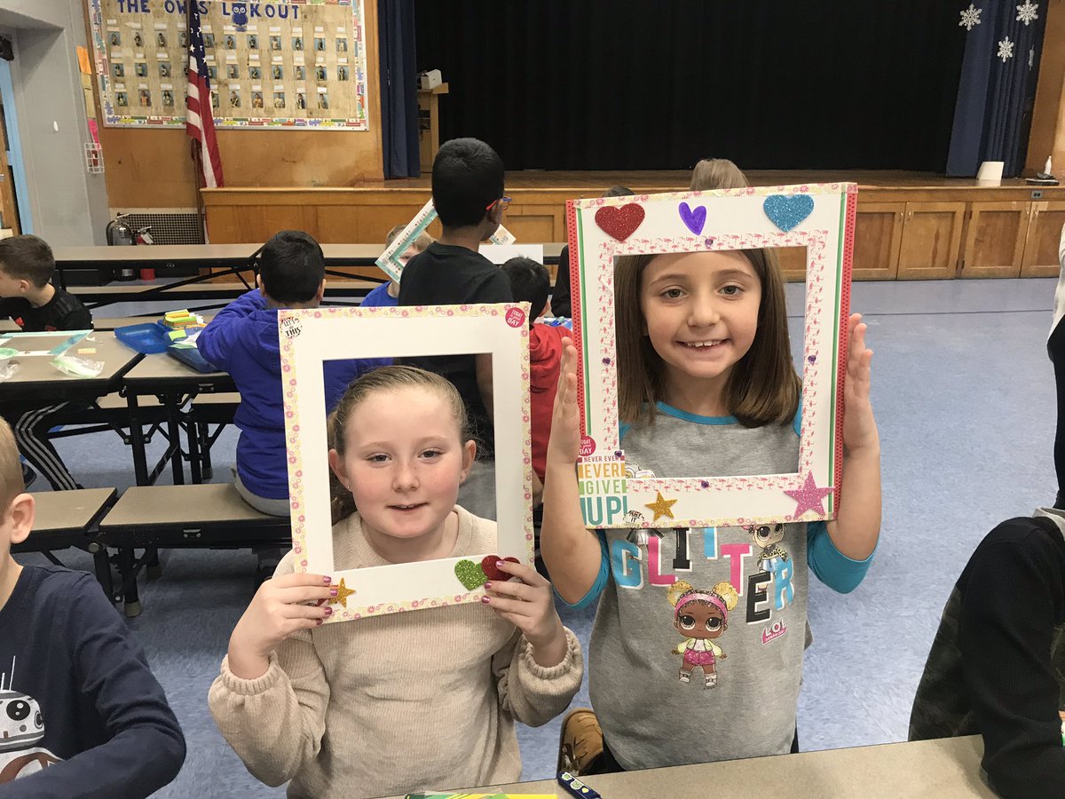 _mrslarose's tweet photo. We had a great time giving back by creating picture frames for the Boys and Girls Club #fvfocused #mtpspride #givebackweek https://t.co/Nogbfck9WE