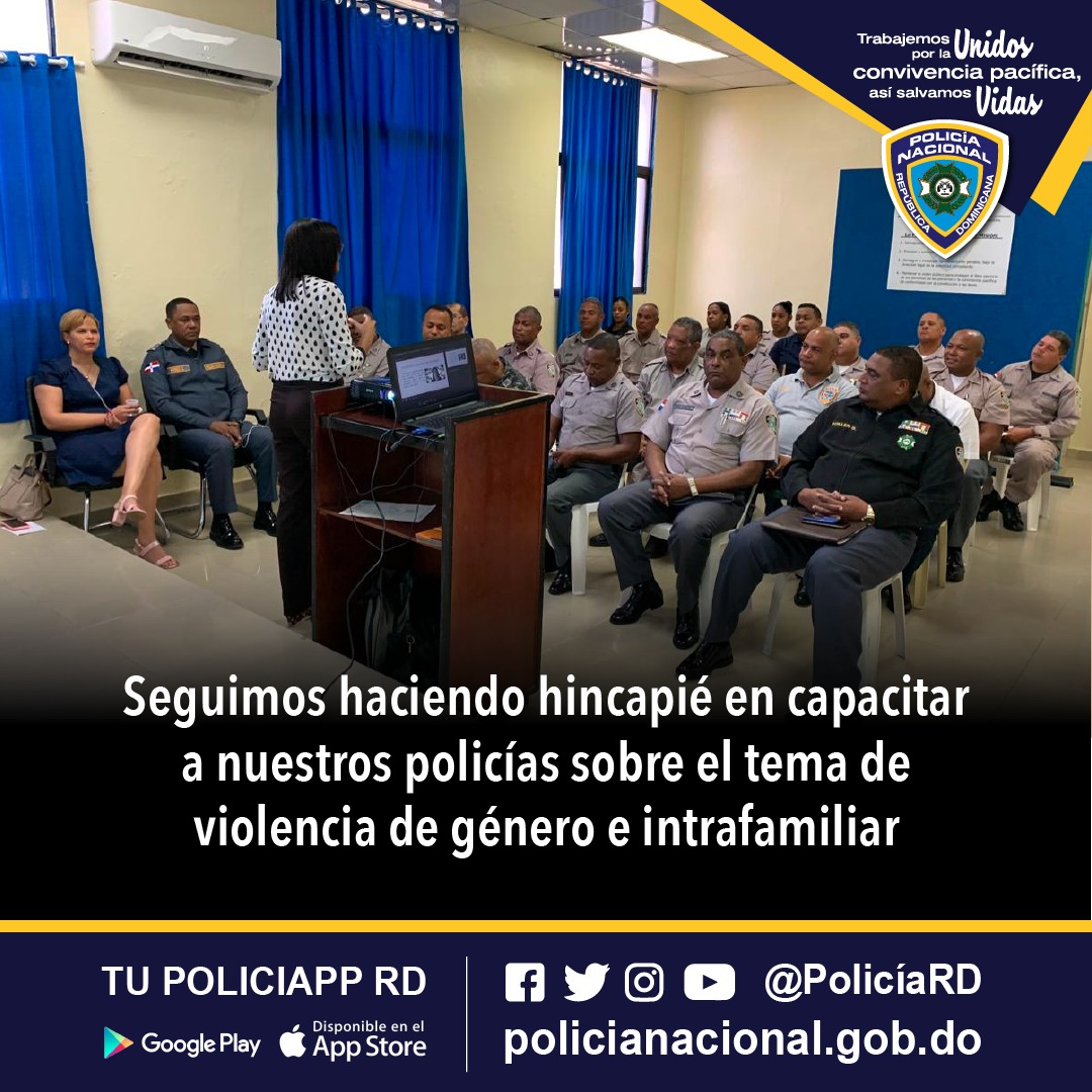 PoliciaRD's tweet photo. Seguimos haciendo hincapié en capacitar a nuestros policías sobre el tema de violencia de género e intrafamiliar. #PolicíaRD 

Detalles: https://t.co/BWiUsekMnQ https://t.co/J02p9LJ8xn