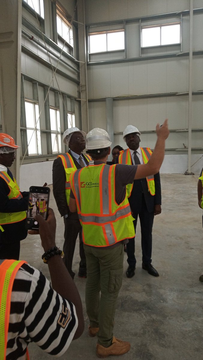 mamsanog's tweet photo. J'ai visité ce matin les entrepôts en construction  au niveau de Pk 26 qui vont abriter le projet eCom@africa. La Poste de Côte d'Ivoire sera le hub sous régional e-commerce de la CEDEAO et du monde. https://t.co/KwWIwenres