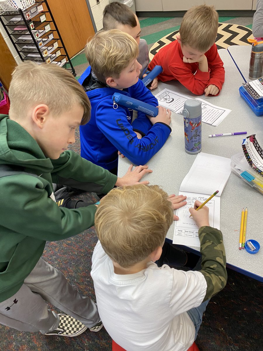 Our buddies are helping us learn about Dr. Martin Luther King JR as we read a story and discover his character traits that helped make a change. @MsJoslinsClass <a href="/SLCSBrummer/">Brummer Elementary</a>