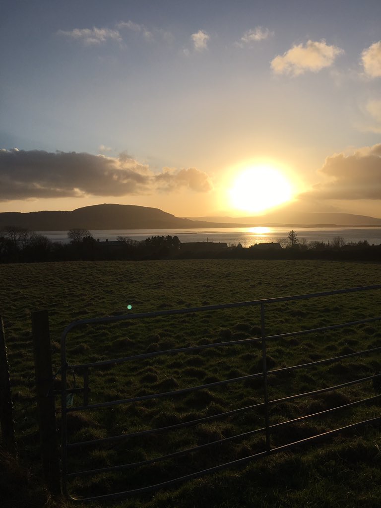 vod73's tweet image. Day 17 Car very sick so lots of walking today - town - hospital - town - home. Plenty of steps ! #100daysofwalking #Sligo #HomeView @ciarakellydoc @NewstalkFM