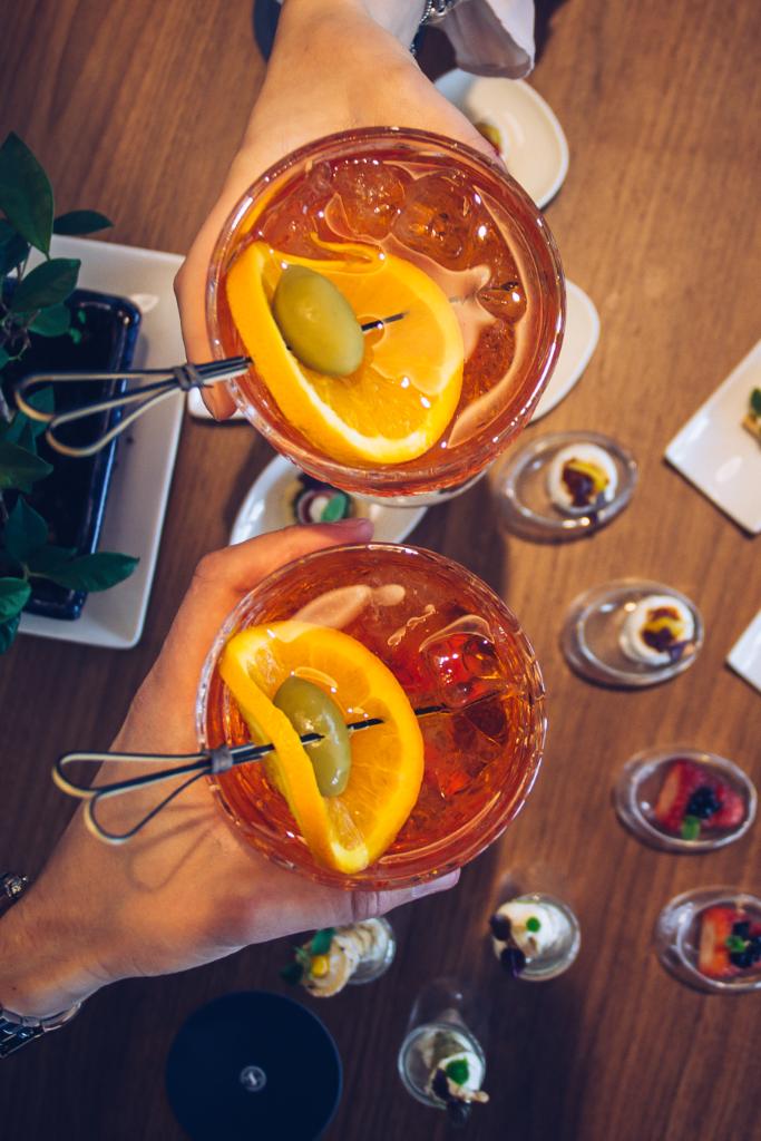 If you just landed in Malpensa you may hear the sound of ice in the tumblers! Say hello to the weekend at the Monterosa Bar.

Ph Instagram @brigrc
#SheratonMalpensa