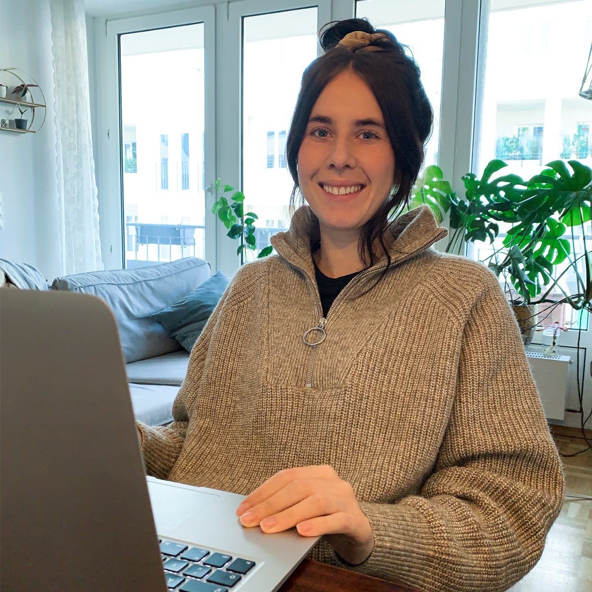 Der Klempner kommt, dein neuer Backofen wird geliefert oder du hast einen wichtigen Arzttermin – bei uns ist auch Homeoffice eine Option. Bei der Gelegenheit konnte Tine uns auch direkt von ihren überguten Backkünsten überzeugen. #übergut #kommindieagentur #homeoffice