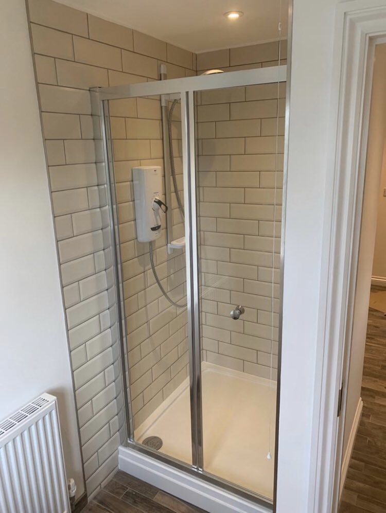 HindleyCLtd's tweet photo. Recent single story extension completed in Walsall, including the complete internal fit out by ourselves. Our customer opted for a tiled floor throughout their utility &amp; bathroom. The large roof lantern brings in plenty of natural light into their living area. 🛠🔧 https://t.co/JXJP3jKa9J