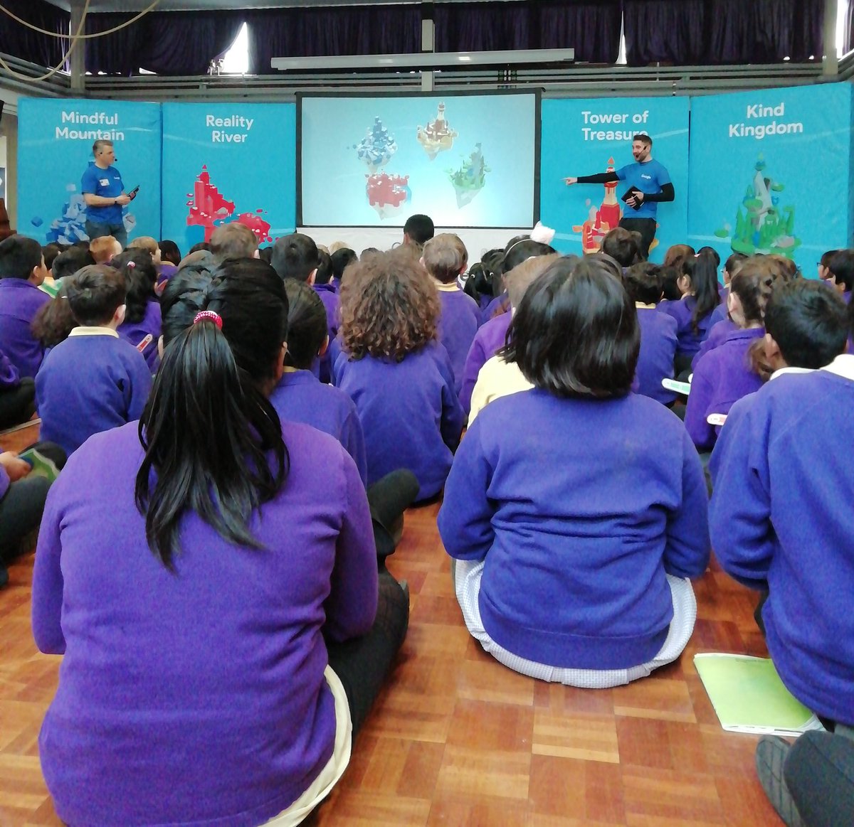 MissTobieLHS's tweet photo. Did you know that KS2 are full of internet legends?! A huge thank you to @parentzoneuk for our incredible assembly where we learnt all about how to behave safely online. @HeadLHS #BeInternetLegends #ComputingLHS https://t.co/We9ReOztXJ