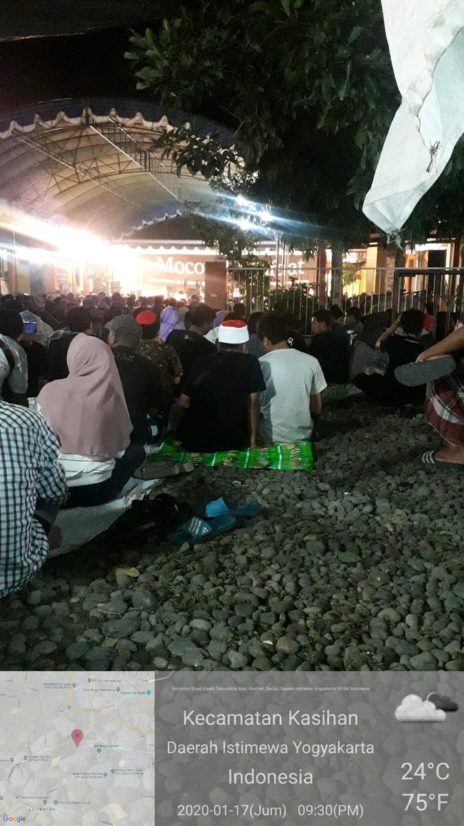 Ludiroseto4's tweet photo. #Mocopatsyafaat mburi dewe, sambi wedangan.... https://t.co/AMn1GRlreV