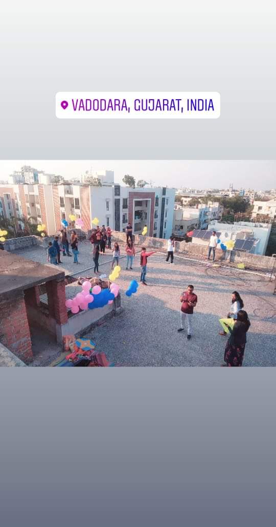 jitubhaiyajgd's tweet photo. #Festivals uplift not only individual spirit but also the collective spirit of society - #SriSri
It was so much fun to celebrate #Uttrayan2020 with my #yesplusgang. #Kites, #decoration, #food & of course #meditation made it a memorable day of all of us.
#ArtofLiving #Vadodara https://t.co/jsK1gUOuHb