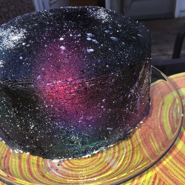 Craftwell's tweet photo. Happy Friday!! 😀🎉 For today, we love sharing people's projects and she used Craftwell's eBrush to make this amazing galaxy cake. Hope this inspires your next project! https://t.co/TOmmPDJrJ2
#craftwell #ebrush #airbrush #galaxycake #BeInspired #tgif https://t.co/3U0ozhJla5