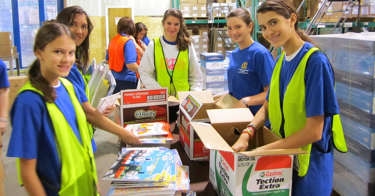 VOASCLA's tweet image. Today is National Ditch New Year's Resolutions Day! So, why not switch to a resolution bigger than yourself? Get involved with #VOAGBR, find out how you can help here: ow.ly/PloD50xTWwB.