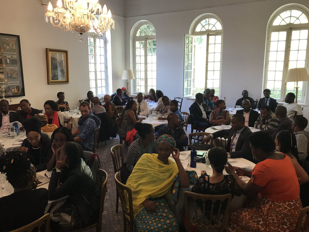 a_Baker_201's tweet photo. Thank you to @UKgovcomms for leading an exciting and informative workshop for the @Resilient_40 on shaping and strengthening their #ClimateAction communications with audiences across the world on building #climateresilience 

#Resilient40 
@WiltonPark 
@UKinEthiopia https://t.co/Qi9ndMceAP