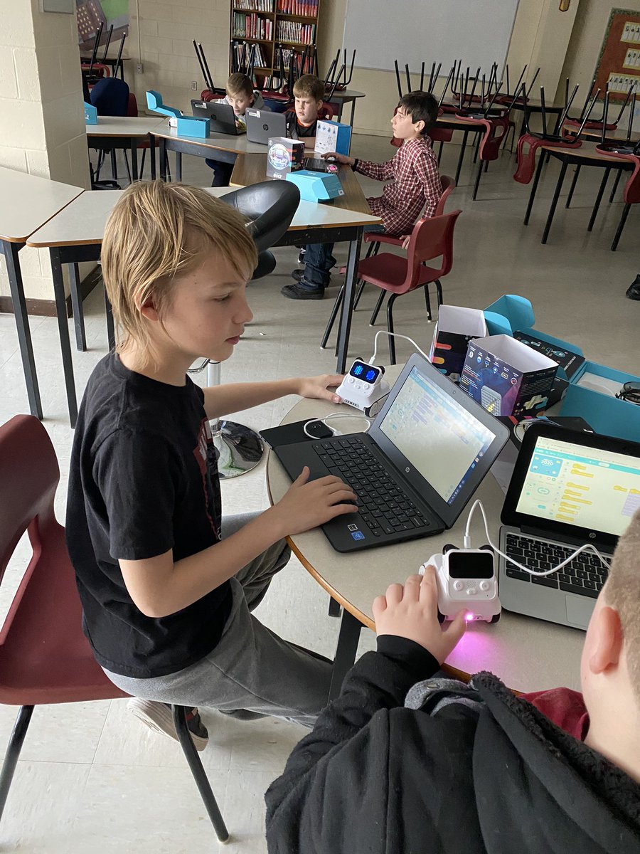 lisadmacisaac's tweet photo. Trying out some new tech today! @AJSmeltzer #codeyrockey https://t.co/JCqed3C3JA