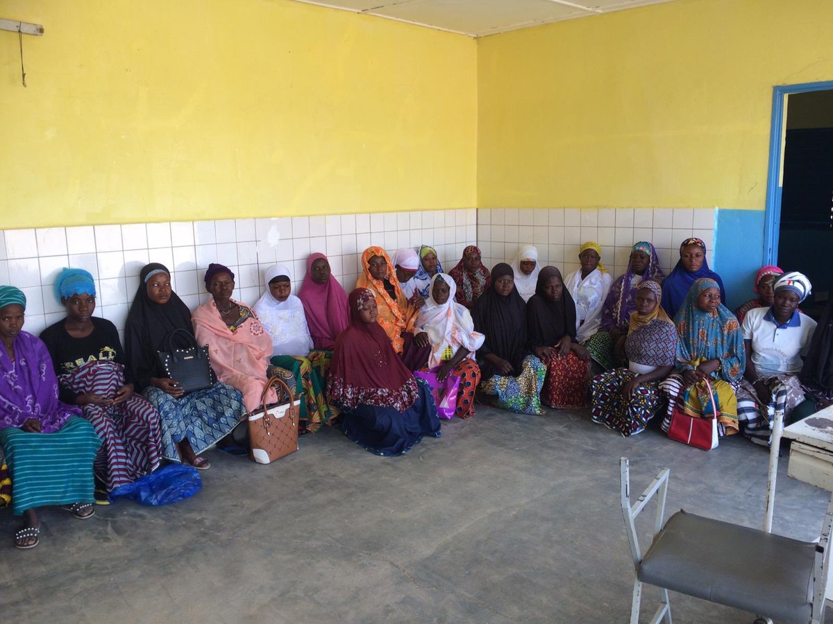 sahelposs's tweet image. Twee bestuursleden bezochten vandaag in Burkina Faso een kraamkliniek die we jaren geleden financierden. De lokale bevolking heeft hem zelf onderhouden en opgeknapt.