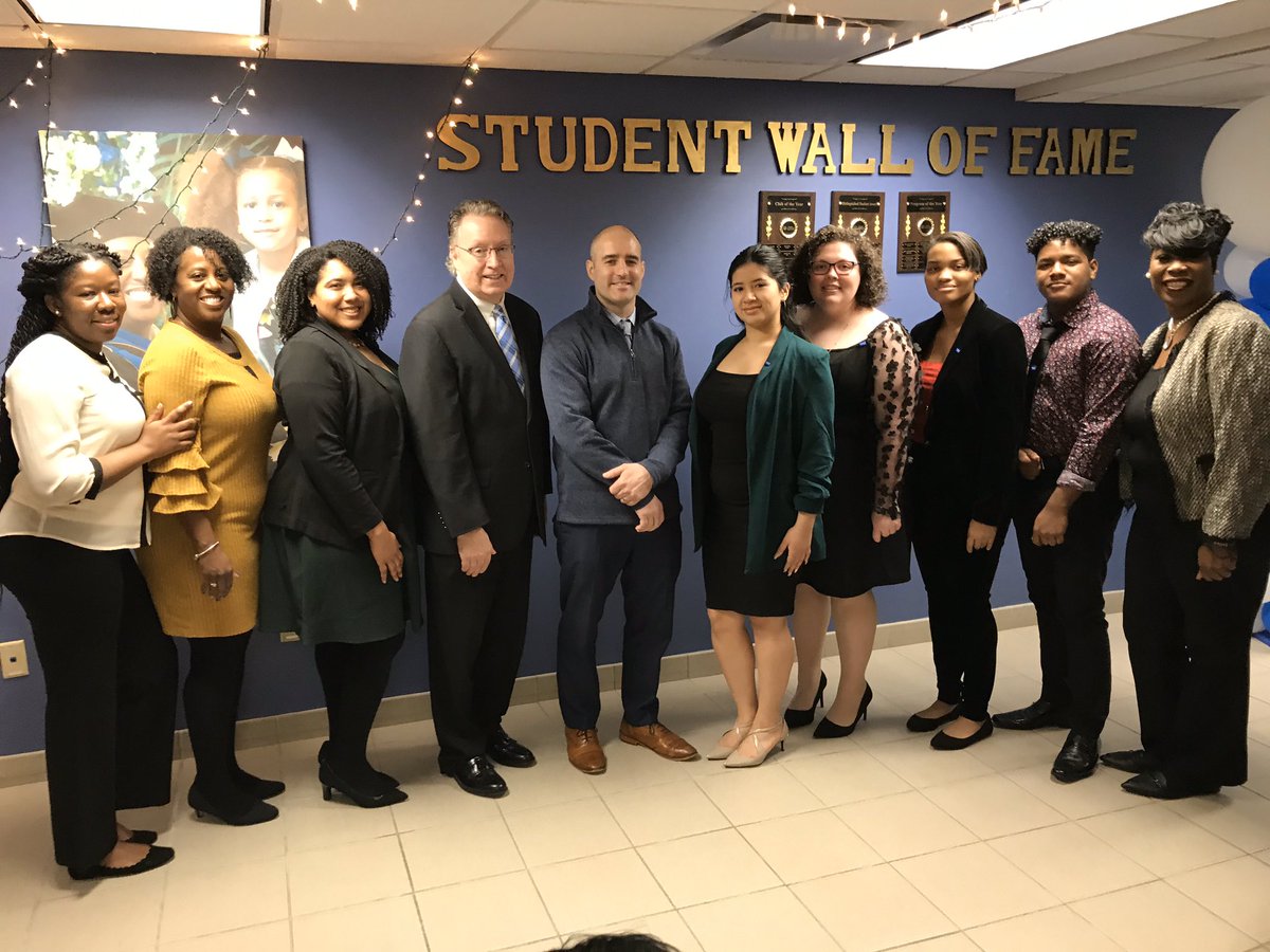 Robmiller4444's tweet photo. @BerkeleyCollege Great Student Government Inauguration for our White Plains students. #studentleaders #berkeleycollege https://t.co/teiqmfRp4N