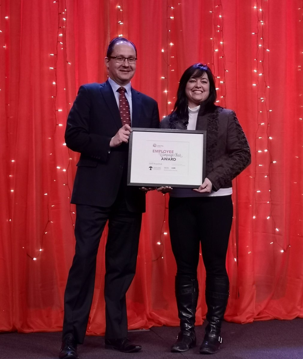 HeroldDonna's tweet photo. Congratulations to Jodi Kryschuk, From @7OaksSchoolDiv , for receiving the United Way Employee Campaign Chair Award at last night’s 2019 Celebration. https://t.co/Gl5nY3fKyv