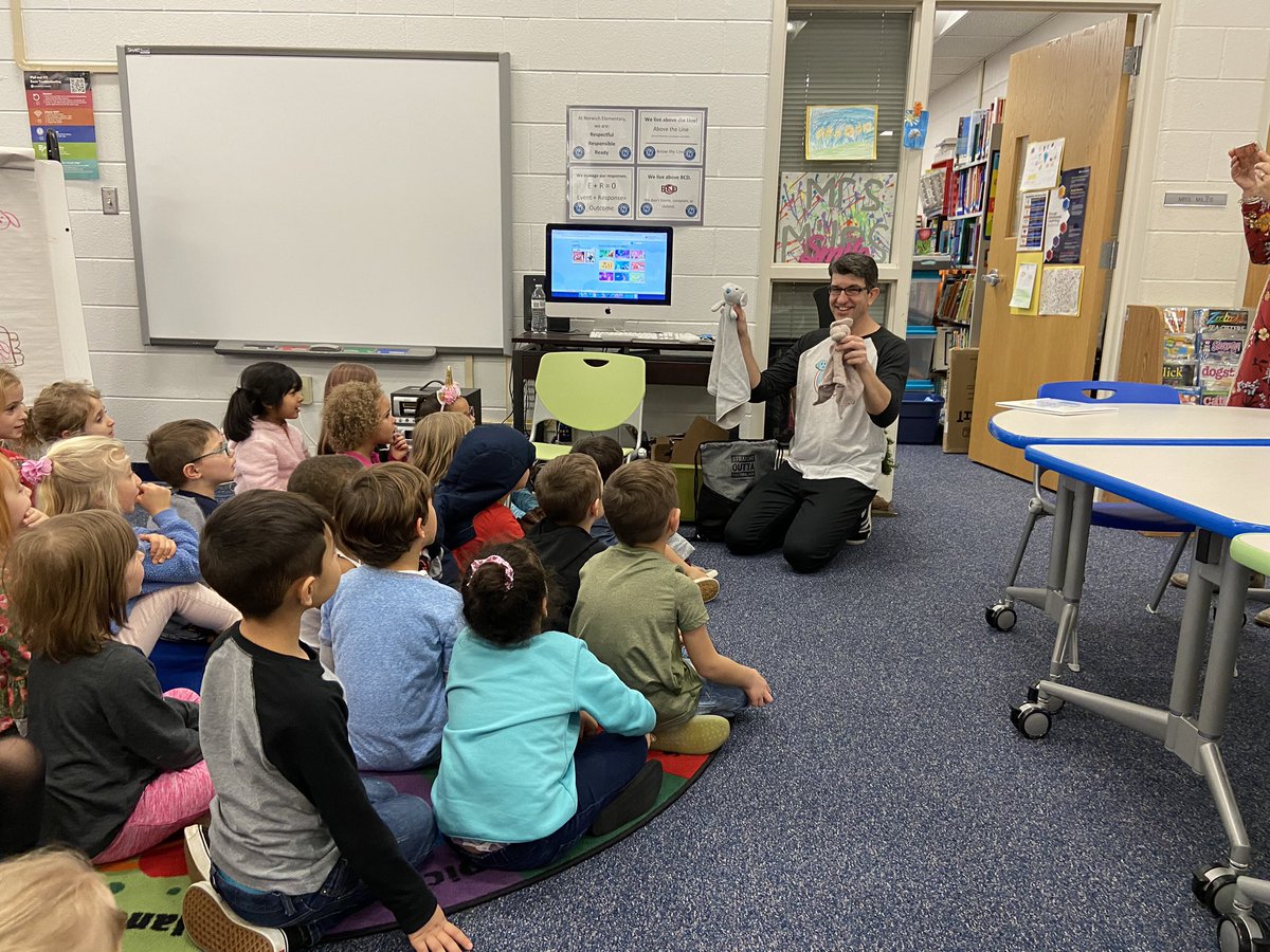 Lyndsey Rindler tweet media